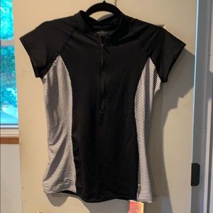 NWT O’Neill cap sleeve rashguard XL